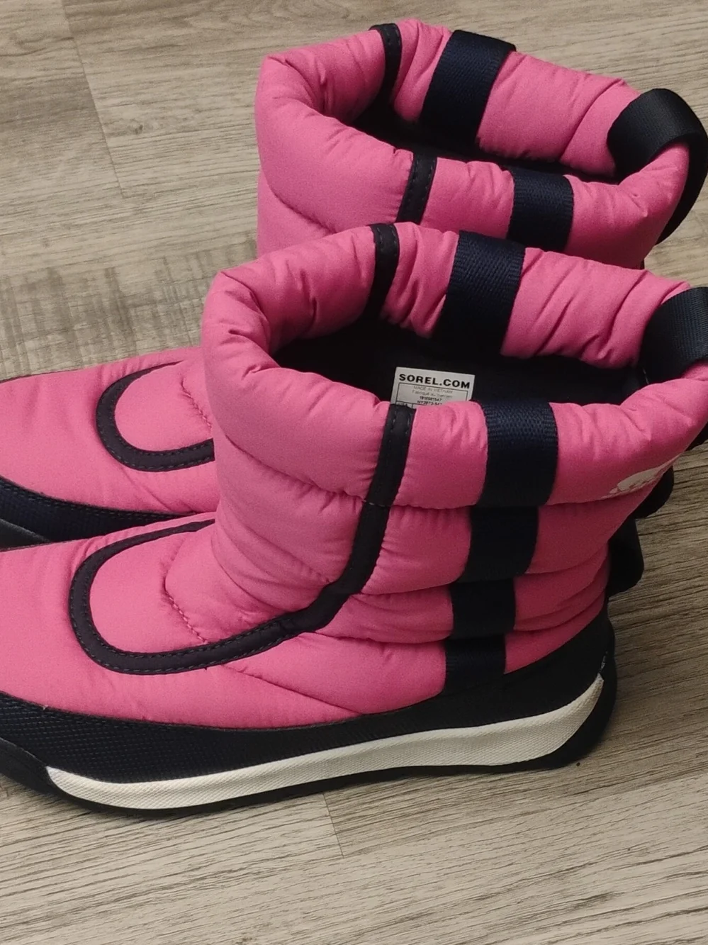 Sorel Kids Pink and Navy Puffer Winter Boots Size 4